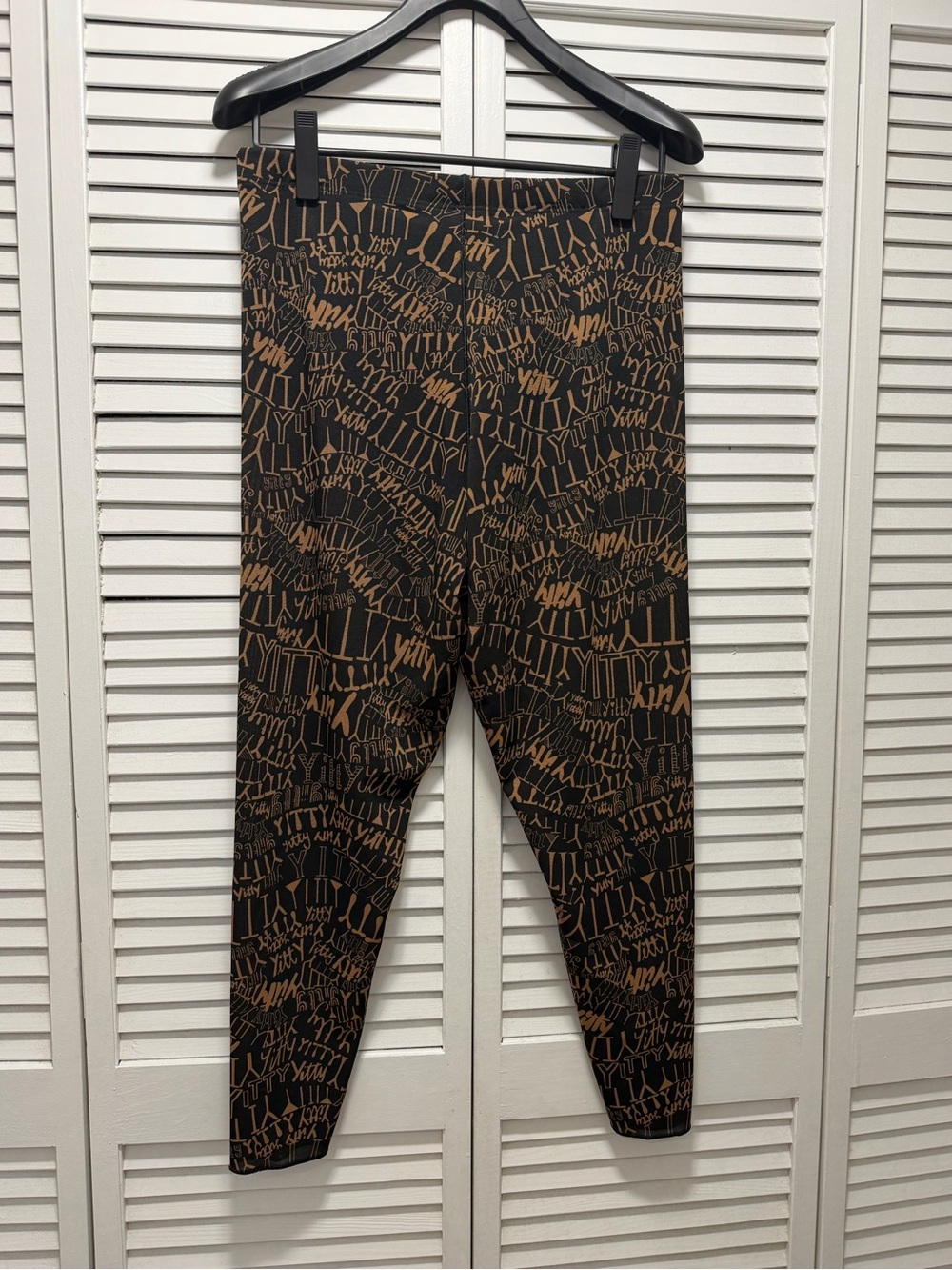 YITTY Black Leggings with Bronze Logo Print - Picture 5 of 10